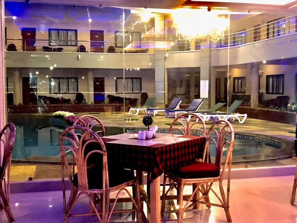 The Center Court Resort & Spa Varca Exterior photo