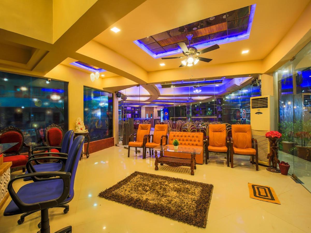 The Center Court Resort & Spa Varca Exterior photo