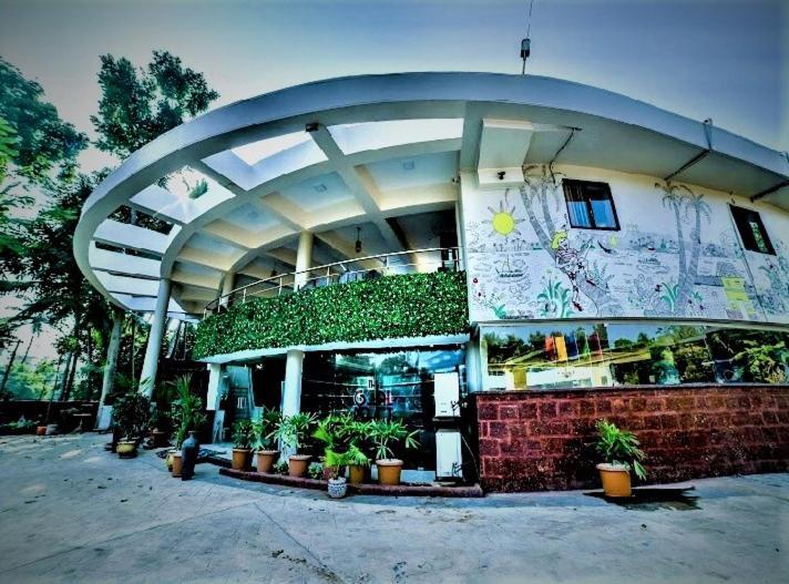 The Center Court Resort & Spa Varca Exterior photo